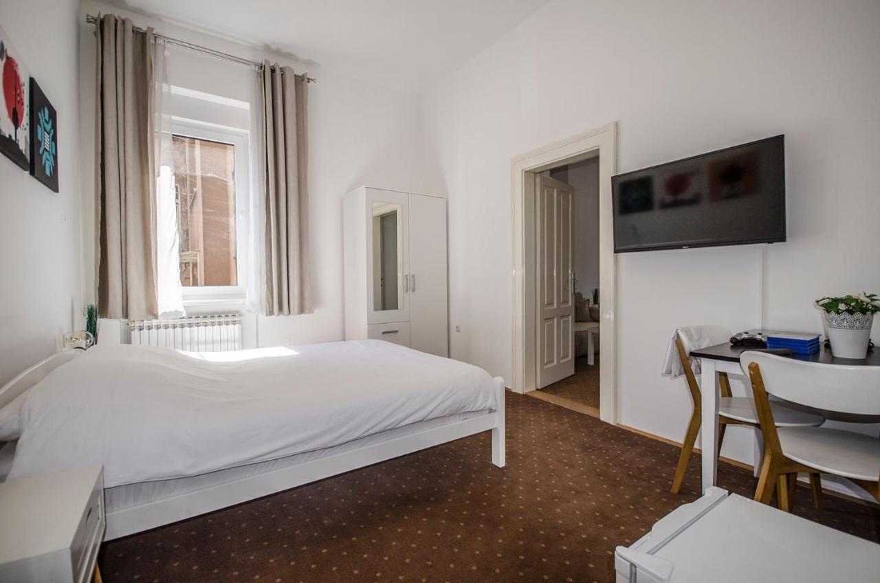 Victorian Apartment Sarajevo Bagian luar foto